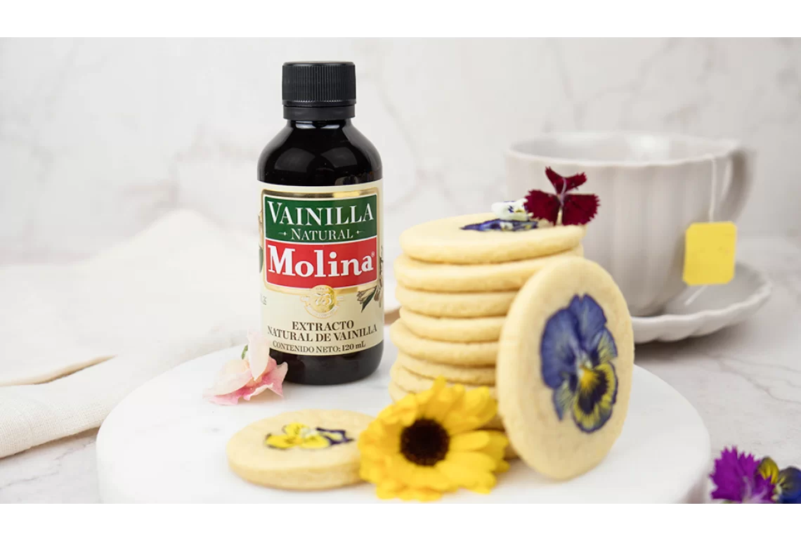 Galletas con flores comestibles